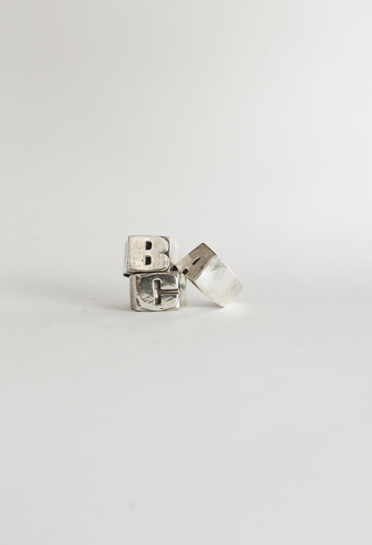 Knuckle Letters